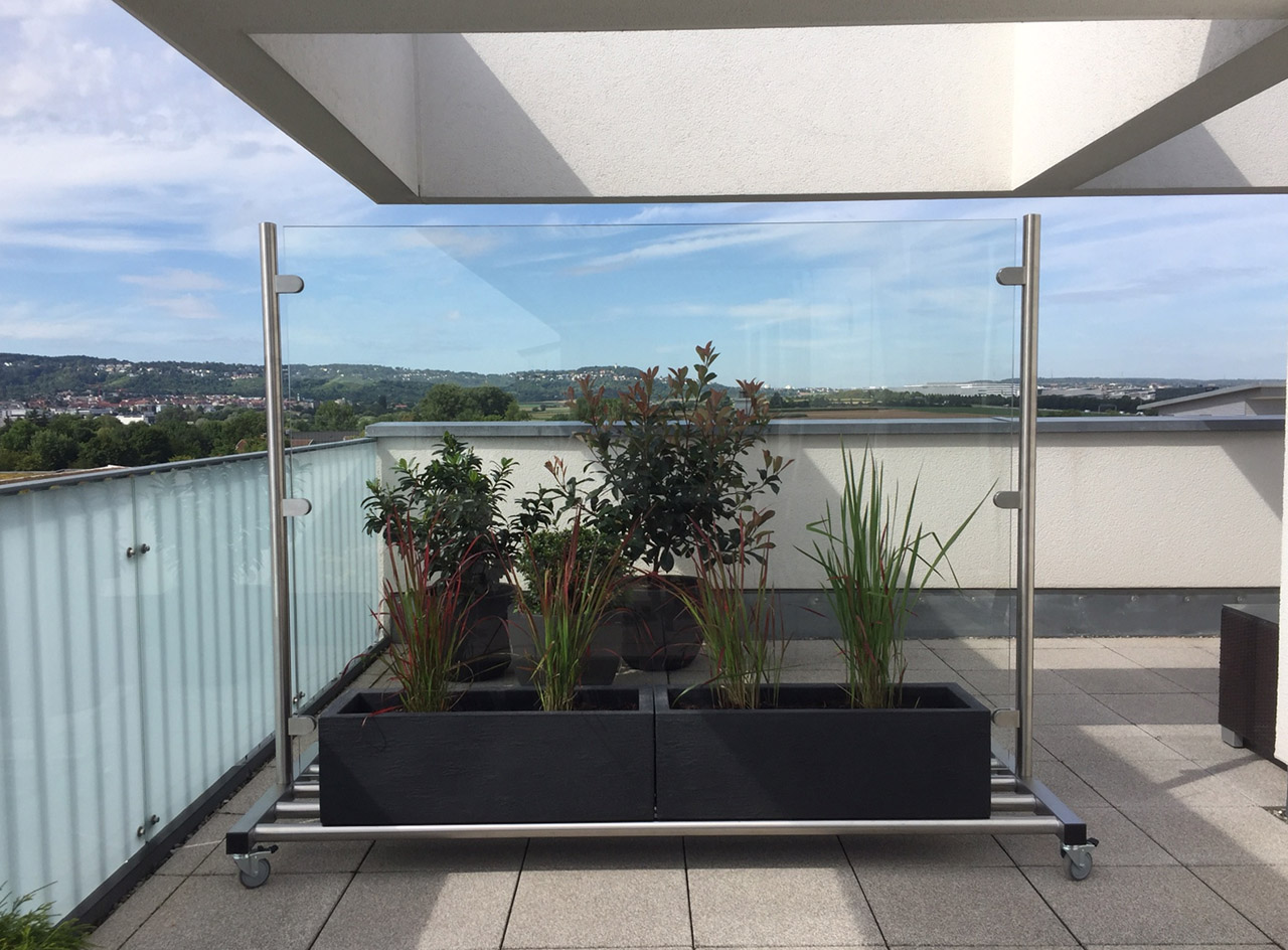 mobiler Glas-Windschutz für Balkon, Garten & Terrasse - Meitinger Glas