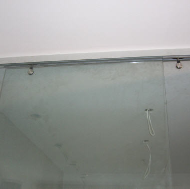 Beschläge für Glas-Trennwand Attaché 04