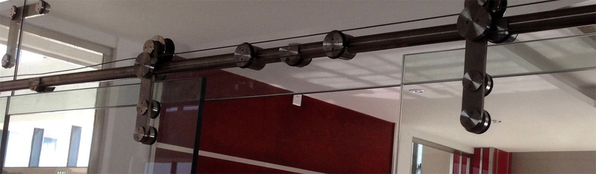 Glas-Trennwand Attaché